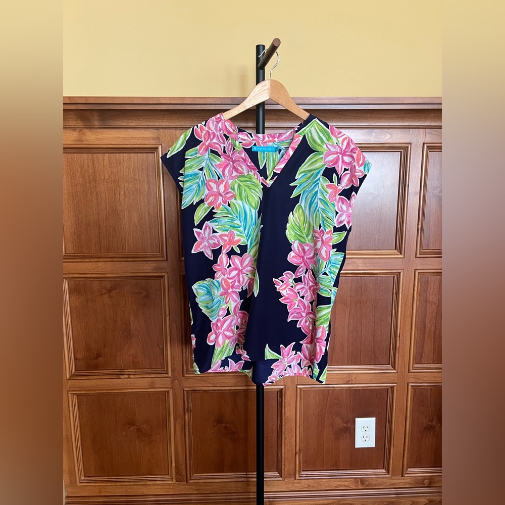 Tori Richard Blouse Sleeveless with Hawaiian Garden Print Navy Pink Size M